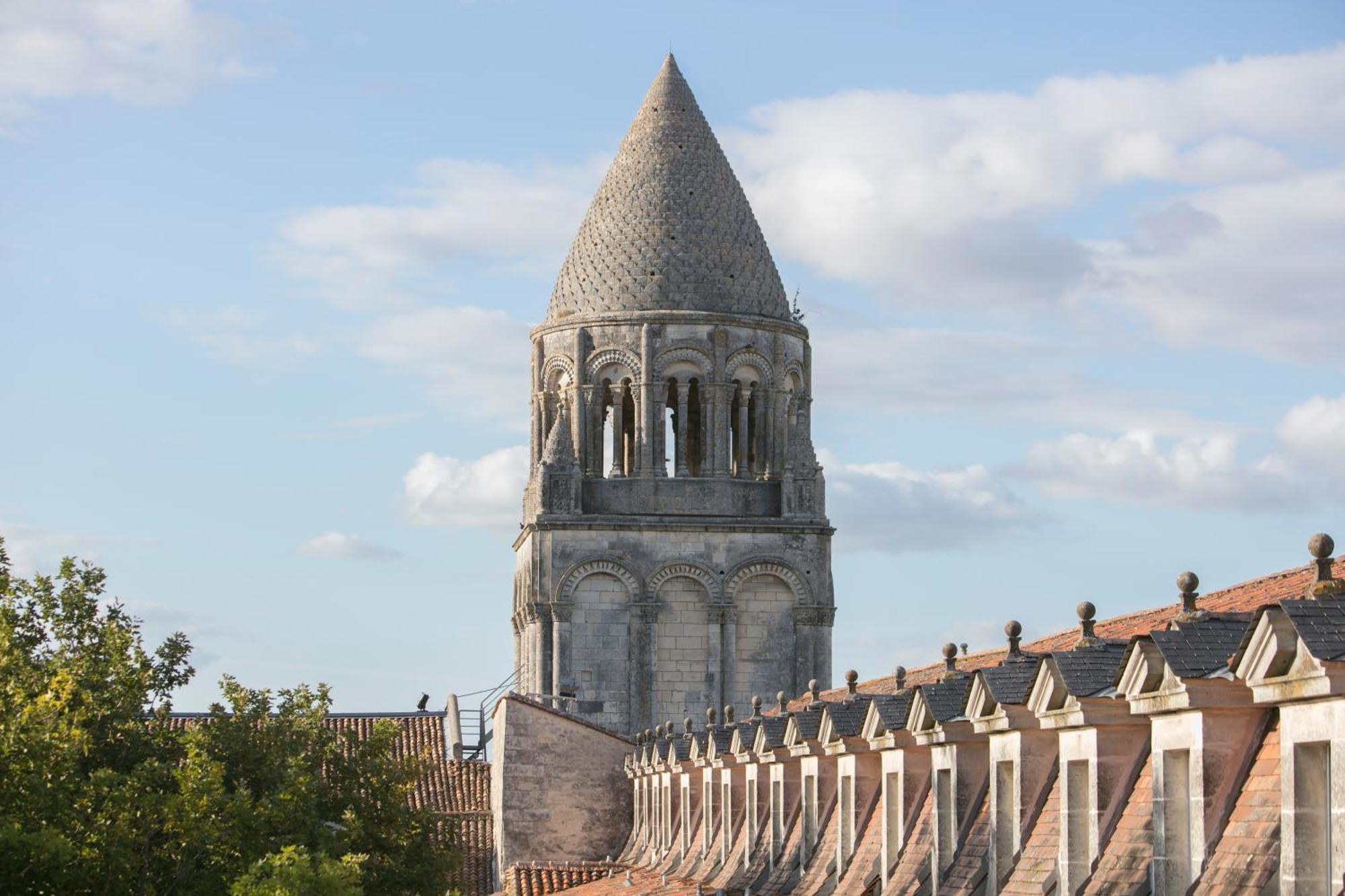 Les Chambres De L'Abbaye Saintes Exterior photo