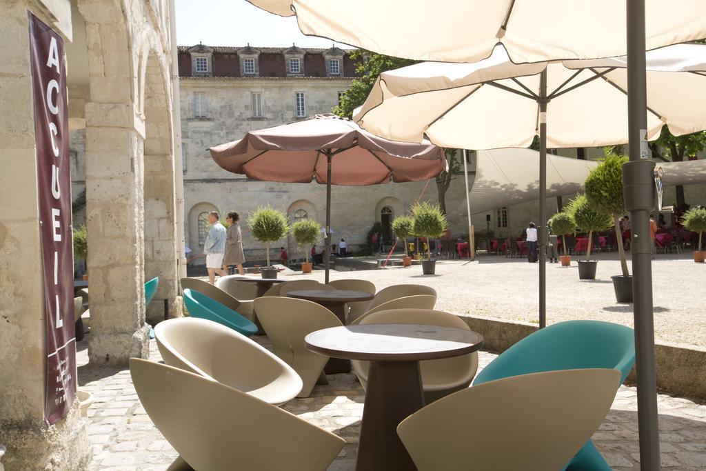 Les Chambres De L'Abbaye Saintes Exterior photo