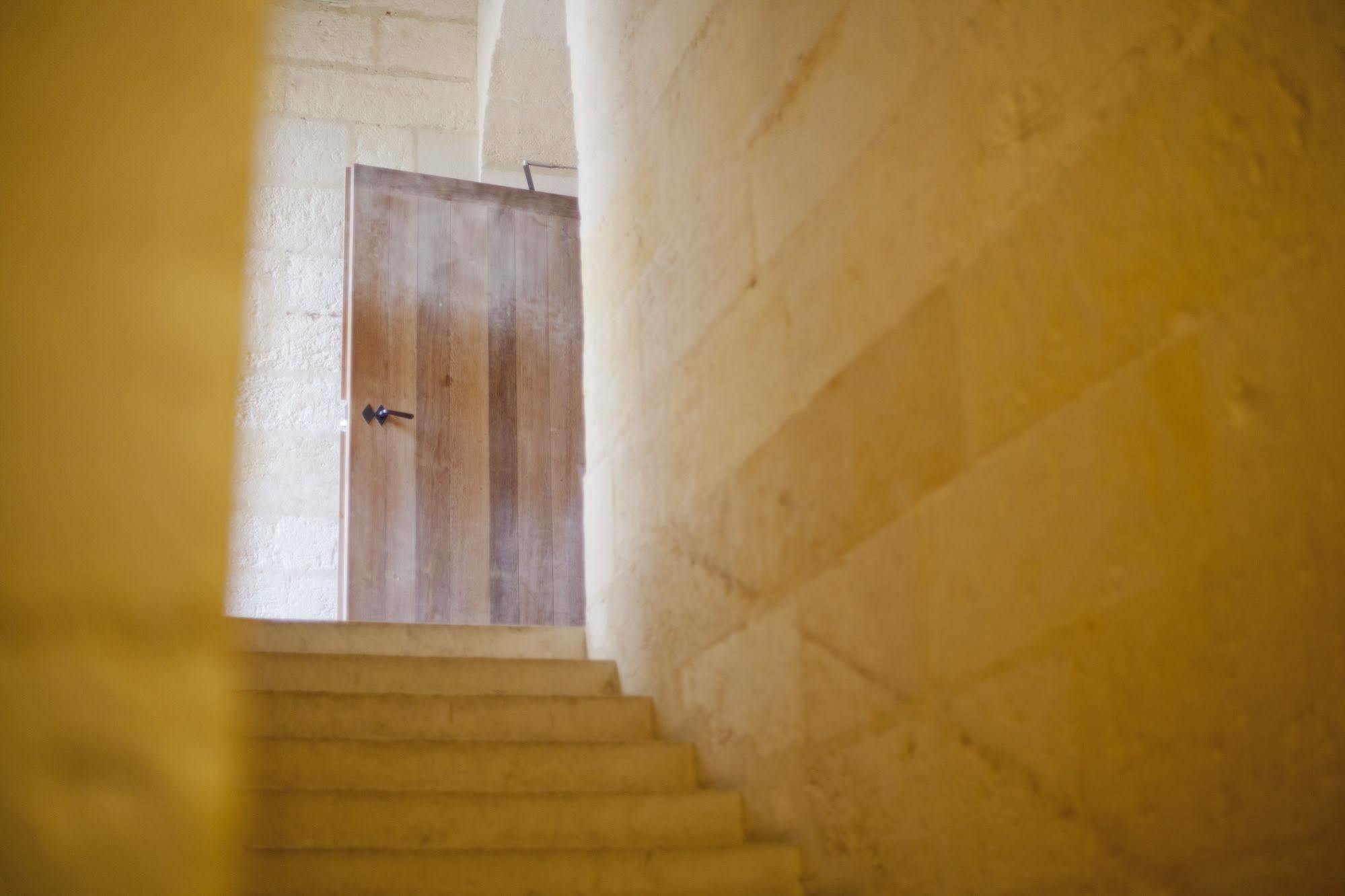 Les Chambres De L'Abbaye Saintes Exterior photo