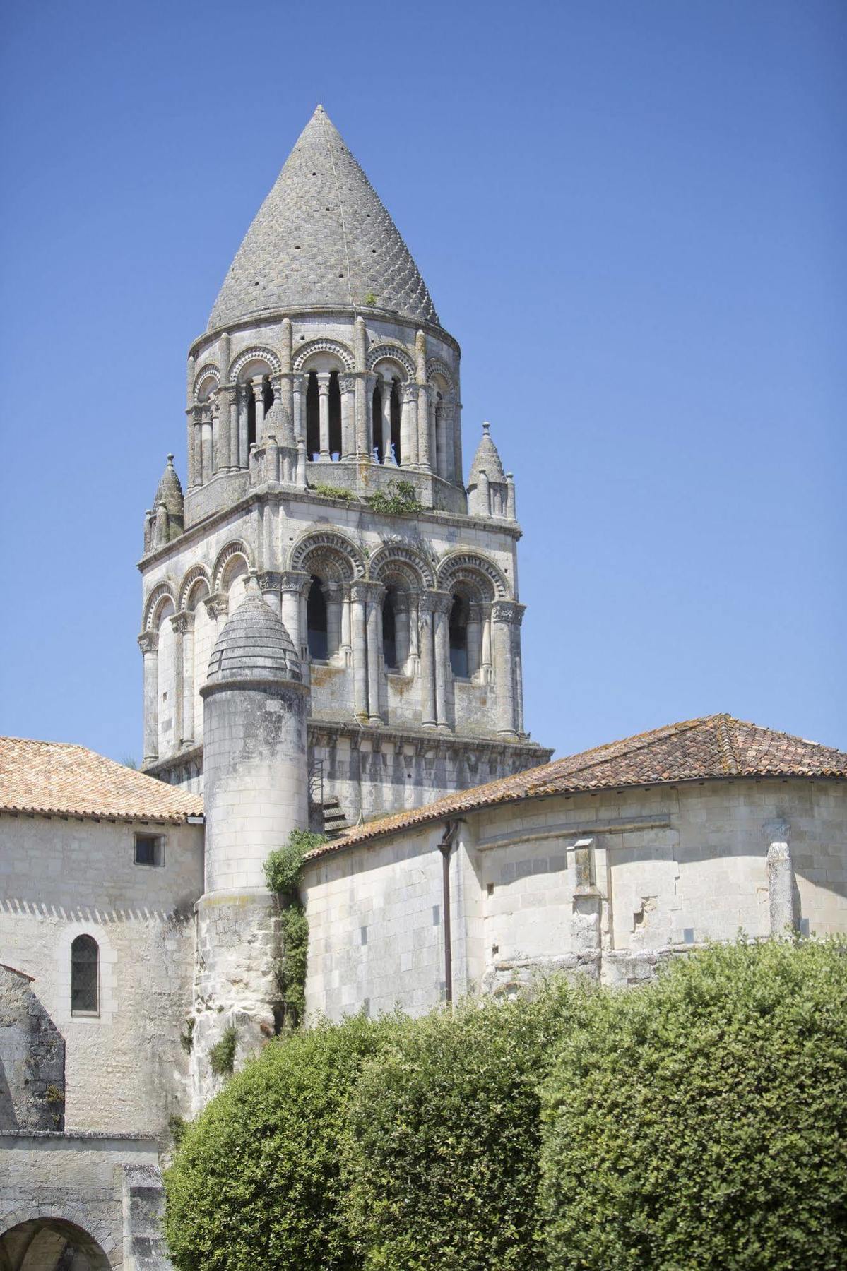 Les Chambres De L'Abbaye Saintes Exterior photo